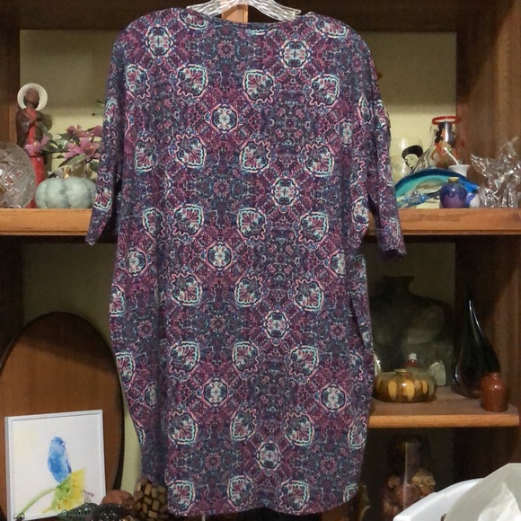 Ladies LuLaRoe “Irma” Hi/Lo Top - Picture 3 of 10